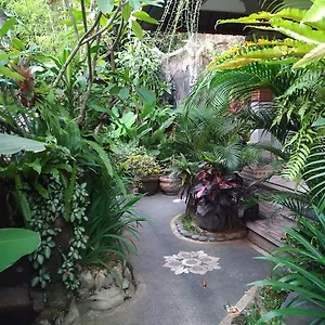 https://praety-home-stay.ubudhotelsnow.com